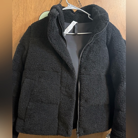 Lululemon women’s Wunder Puff Cropped Jacket
*Textured Fleece - Picture 7 of 10